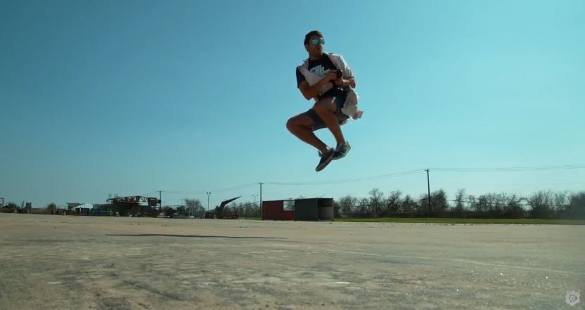 Etkileyici Ağır Çekim Görüntüleriyle Uzaktan Kumandalı Model Araba