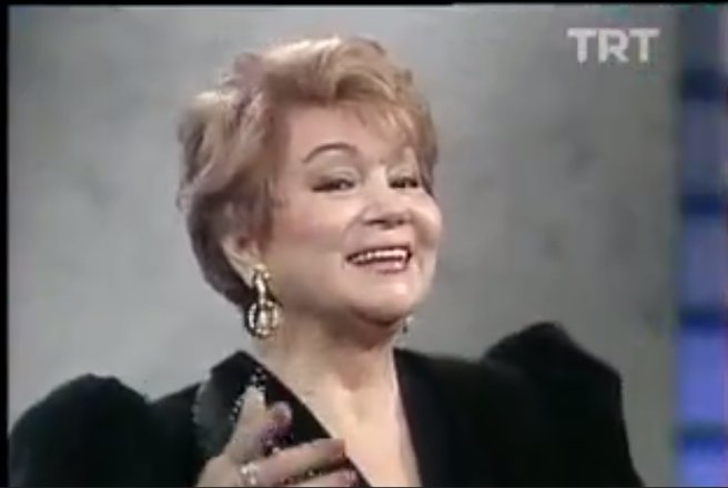 Yıldız Ayhan-Kınalı Parmak 