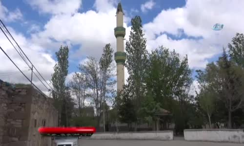 Ezana Dakikalar Kala Minareye Yıldırım Düştü 