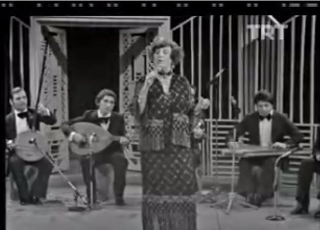 Müzeyyen Senar-Karadır Kaşların Ferman Yazdırır 