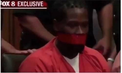 Uyarılara Rağmen Konuştuğu İçin Mahkeme Salonunda Ağzı Bantlanan Mahkum