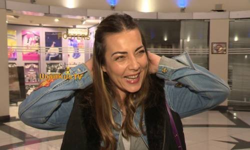 Burcu Kara Cem Yılmaz İzledi! Cem Yılmaz Fenalaştı!