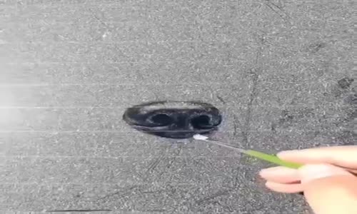 Kirli cama yansıyan sanat