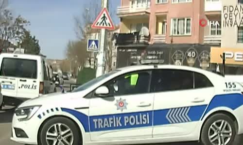 Muayenesiz araçla yakalanan ehliyetsiz sürücü basın mensuplarını darp etti 