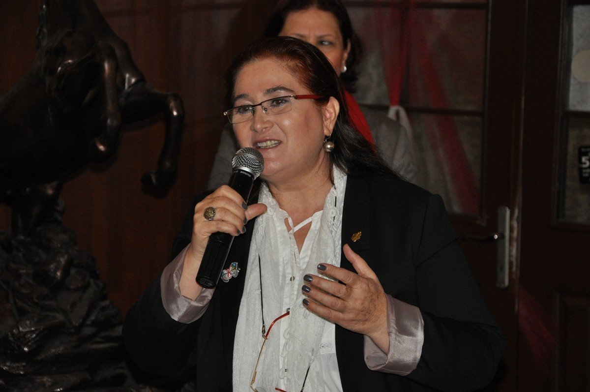 Sabahat Akkiraz - Ses Verin Sesime Dağlar.