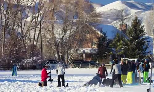 Kepçeye Kafa Tutan Snowboard Tutkunları