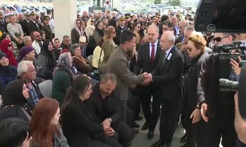 Şehit Yüzbaşının Ailesi Kılıçdaroğlu'nun Elini Sıkmadı