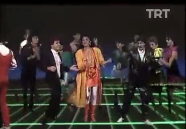 Merhaba Gece 9.Bölüm İzle