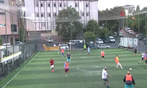 Halı sahalar 4 ay sonra açıldı 