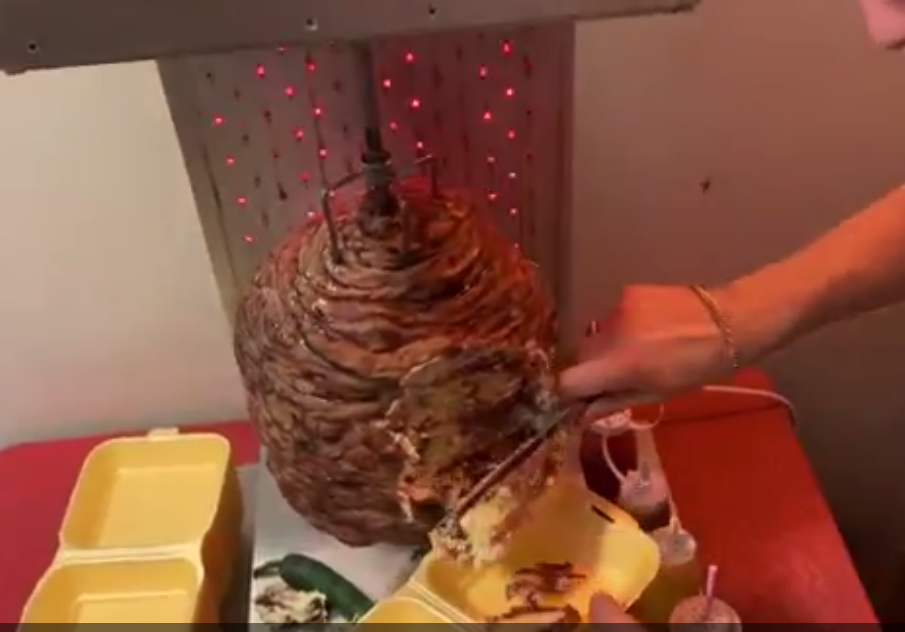 Döner Görünümlü Doğum Günün Pastası