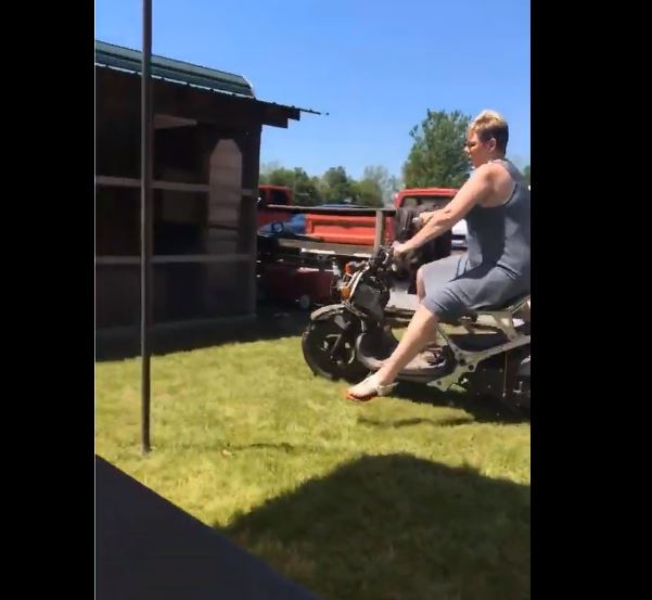 Teyzenin Motosiklet ile İmtihanı