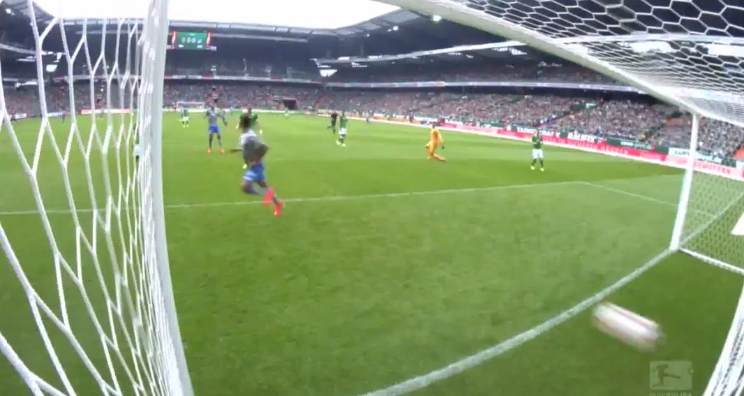 Kaleye Bakmadan Golü Attı