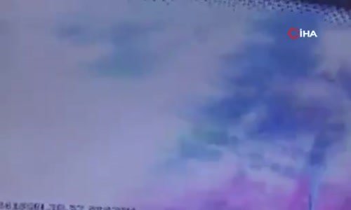 Büyükçekmece’de hızını alamayan İETT otobüsü yoldan çıktı 