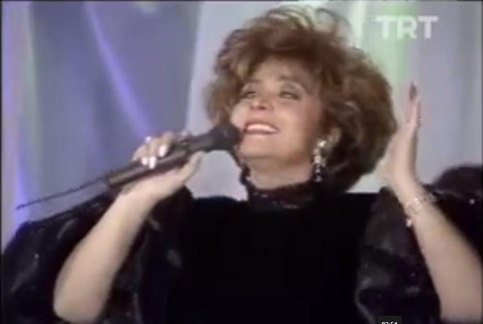 Yüksel Uzel Unut Beni Kalbimdeki Hicranla Yalnız Kalayım 