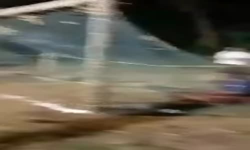 Yüzüne Gelen Topla Sersemleyen Adam 