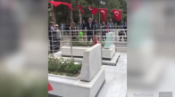 Cumhurbaşkanı Erdoğan Ömer Halisdemir'in Kabrini Suladı Dua Etti