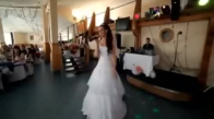 Düğününde Dokunaklı Şarkı Söyleyen Gelin