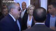Le Pen'in Lübnan Ziyaretinde Başörtüsü Krizi 