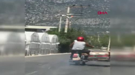 Sepetli motosikletle tehlikeli yolculuk kameraya böyle yansıdı