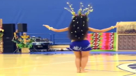 Titretme Rekortmeni Tahitili Kadın Dansçı 