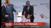 Engelli Kızın Şiiri Başbakan Erdoğan'ı Mest Etti