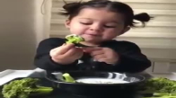 İnsanın Canını Brokoli Çektiren Küçük Kız