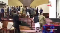 Afganistan Meclisi'nde Bıçaklı Kavga