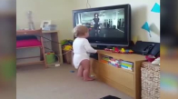 Bebeğin Sporcu ile Birlikte Fitness Yapması