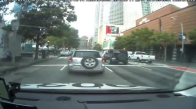 Uber'in Sürücüsüz Taksisi Kırmızı Işıkta Geçti!