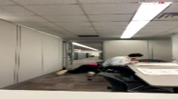 Ofiste Koşarken Yere Kapaklanan Kadın 