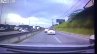 Trafikte İnatlaşan Sürücülerin Kavgası 