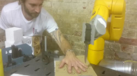 Bıçak Ustası Robot Kol Parmak Arası Bıçak Oyunu