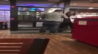 Amerika'da Türk Pizzacı Zenci Kadını Dövdü