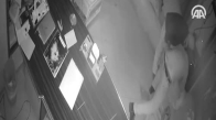 Mersin'de Kasadan Para Hırsızlığı Güvenlik Kamerasında