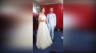 Düğününde Neşet Ertaş Söyleyen Gelin Sosyal Medyayı Salladı