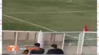 Futbol Maçını İzleyebilmek İçin Duvara Tırmanan İranlı Kadın