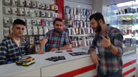 Kırılmaz Cam Testi Yaparken Gaza Gelip Telefonun Ekranını Kırmak