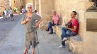 Sokak Sanatcısına Dansıyla Eşlik Eden Pamuk Teyze Uzun Versiyonu