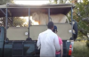 Safari Aracının İçine Atlayan Erkek Aslan