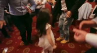 Ermeni Minik Kızın Dansı