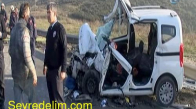 İstanbul'da midibüs ile otomobil çarpıştı: 1 ölü, 4 yaralı