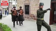 Ertuğrul Gazi Türbesinde Askerler Alp Kıyafetleri İle Nöbet Tutacaklar
