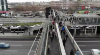 İstanbul’da metrobüs duraklarında dikkat çeken yoğunluk 