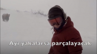 Ayı Kayak Yapan Kadını Kovalıyor