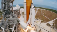 Fırlatma İçin Taşınan Dev Falcon 9 Roketi