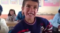 Kötü Adam Gibi Gülen Çocuk Komedi.