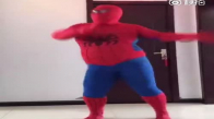 Böyle Şişman Örümcek Adam Görülmemiş
