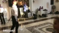 Rus Adam Moskavalı Bir Düğünde Harika Dans Ediyor