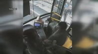 Otobüs Şoförüne Tekme Tokat Saldıran Adam