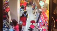 Antalya'da Kasiyer Kadına Yumruklu Saldırı!